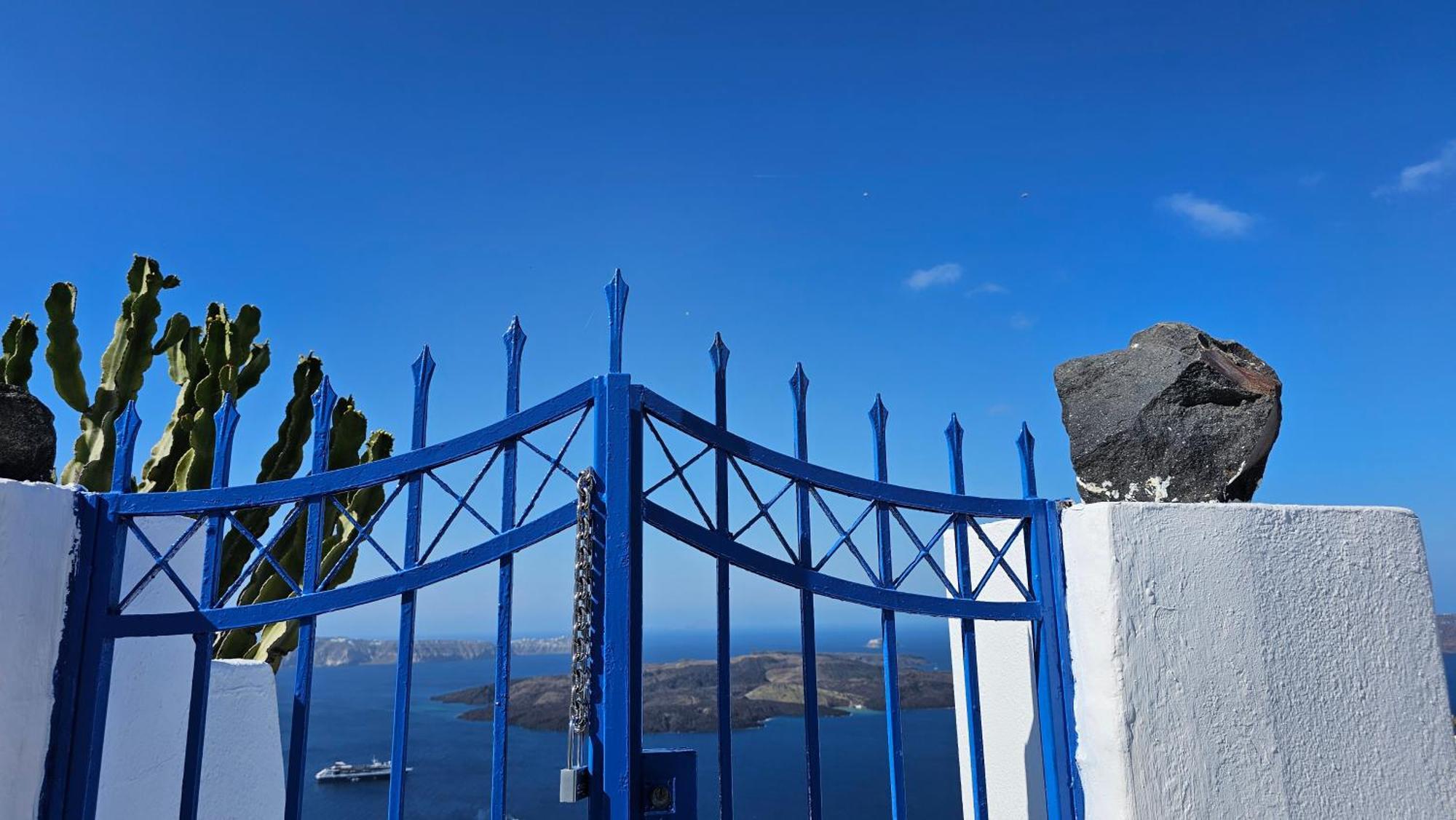 Вилла Cactus Cave House On The Caldera Фиростефани Экстерьер фото